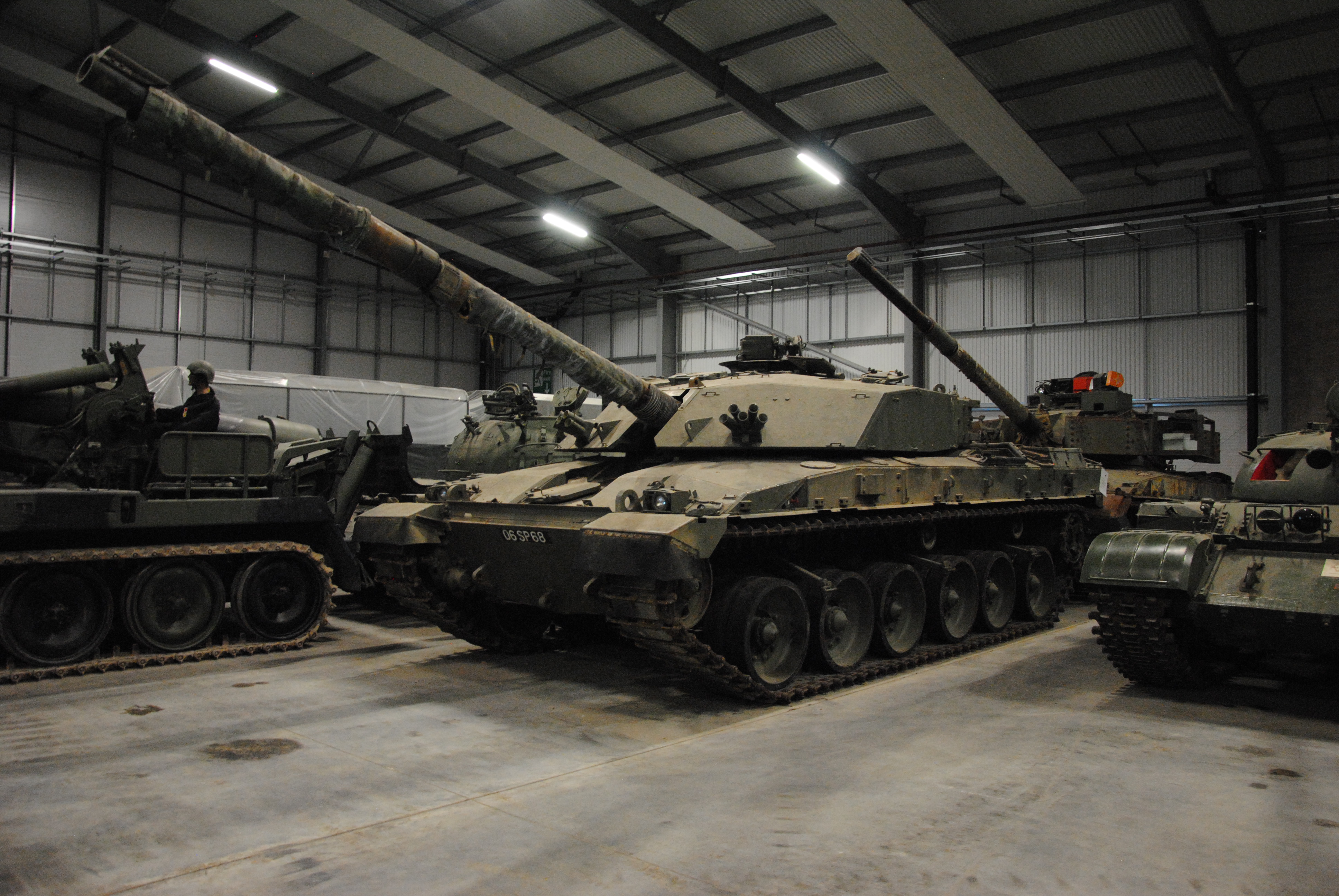 environ 2.54 cm Armée Britannique FV4030 Challenger 1 in bosnie 1996 Tank 1:72 non Diecast Easy model